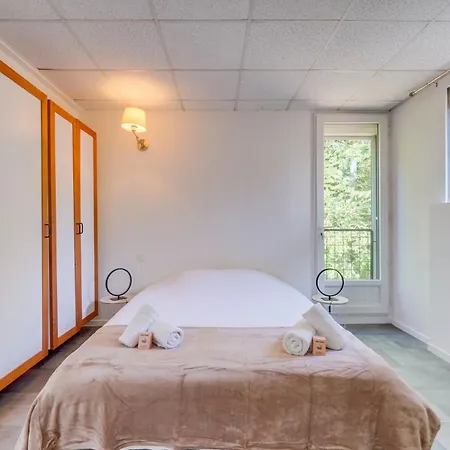 Holiday home Dans Les Arbres, Proche *