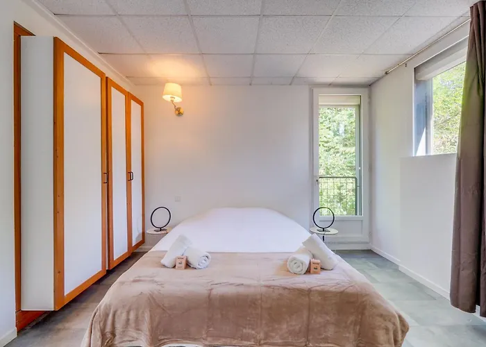 Holiday home Dans Les Arbres, Proche *