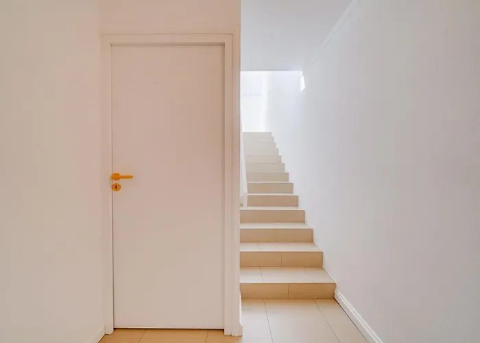 Dans Les Arbres, Proche Holiday home *