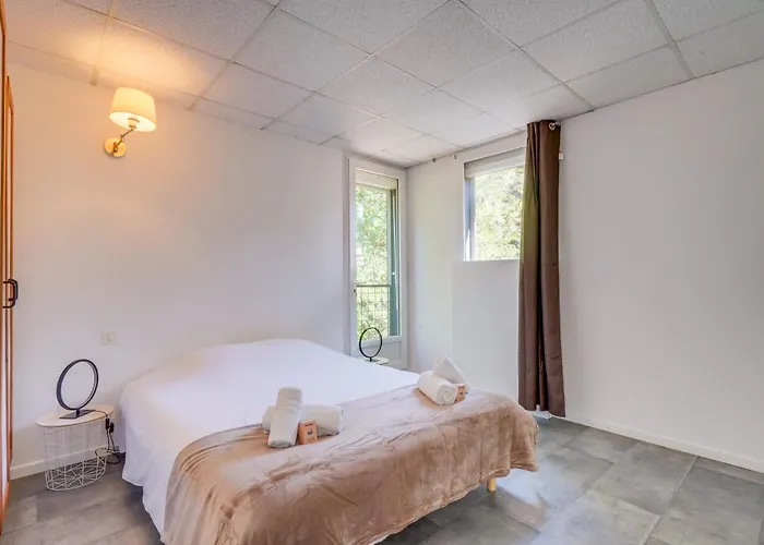 Dans Les Arbres, Proche * Le Verdon-sur-Mer