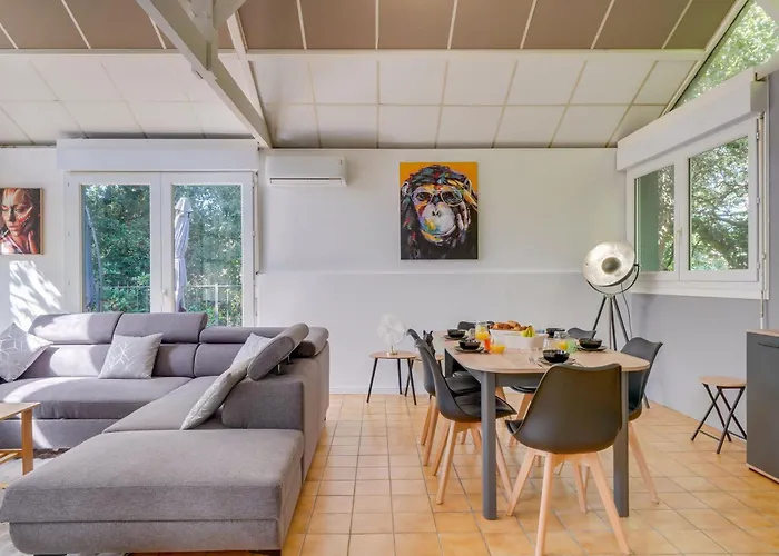 Dans Les Arbres, Proche