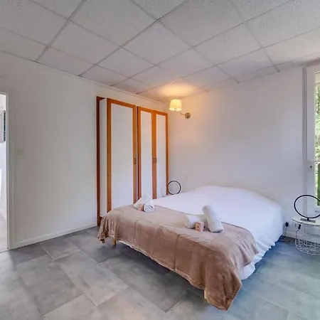 Holiday home Dans Les Arbres, Proche Le Verdon-sur-Mer